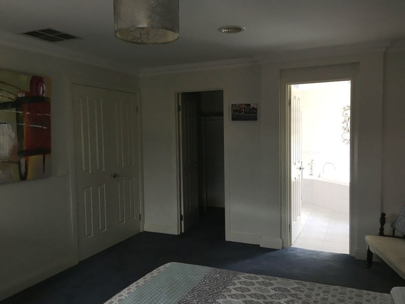 140 Marigold Crescent, Gowanbrae VIC 3043