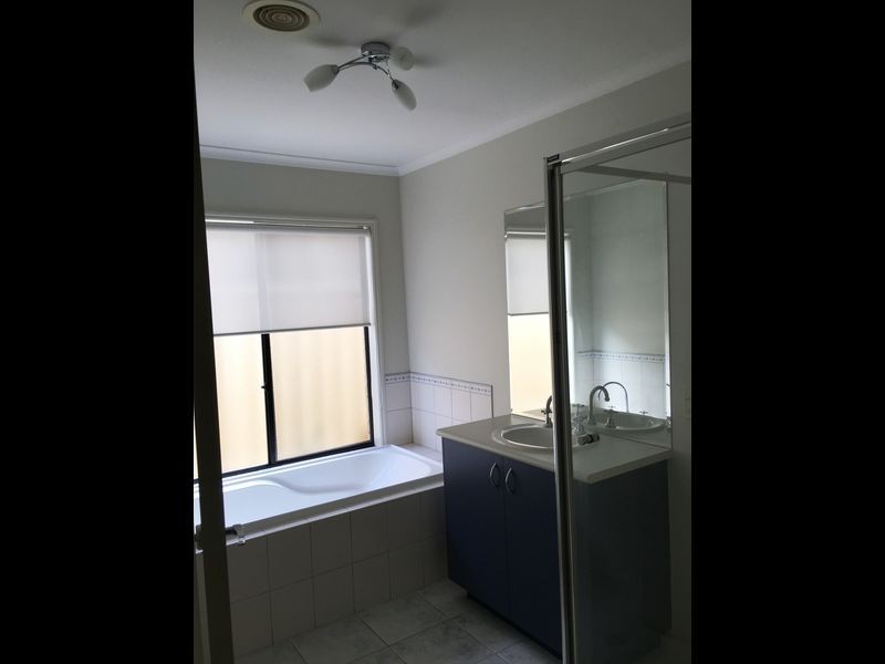 140 Marigold Crescent, Tullamarine VIC 3043