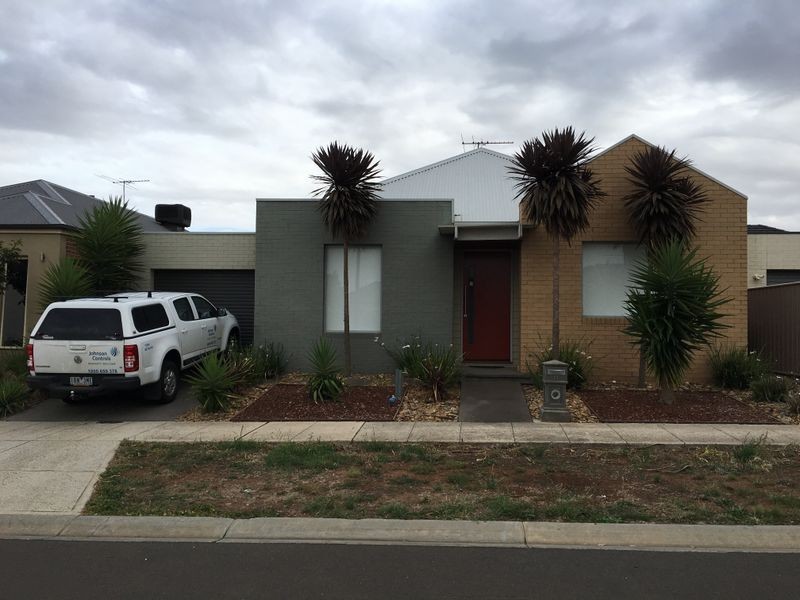 14 Hascombe Drive, Caroline Springs VIC 3023