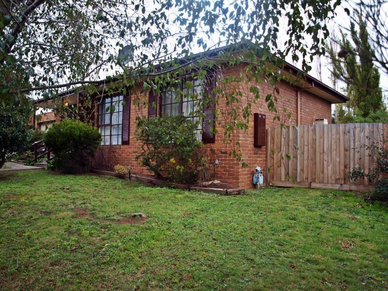 54 Harricks Crescent, Attwood VIC 3049
