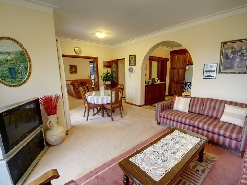 15 Harricks Crescent, Attwood VIC 3049