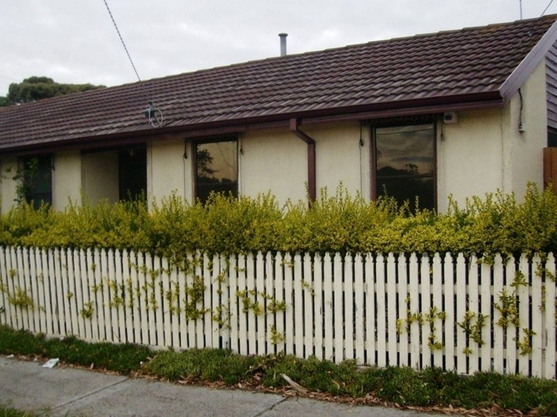 49 Malmsbury  Drive, Meadow Heights VIC 3048