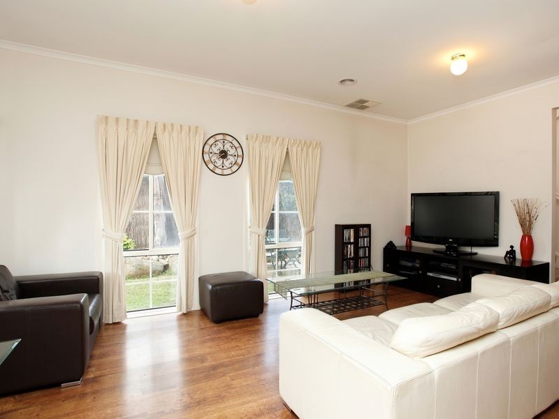 21 The Crest, Attwood VIC 3049