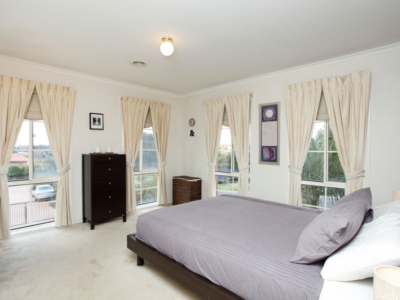 21 The Crest, Attwood VIC 3049