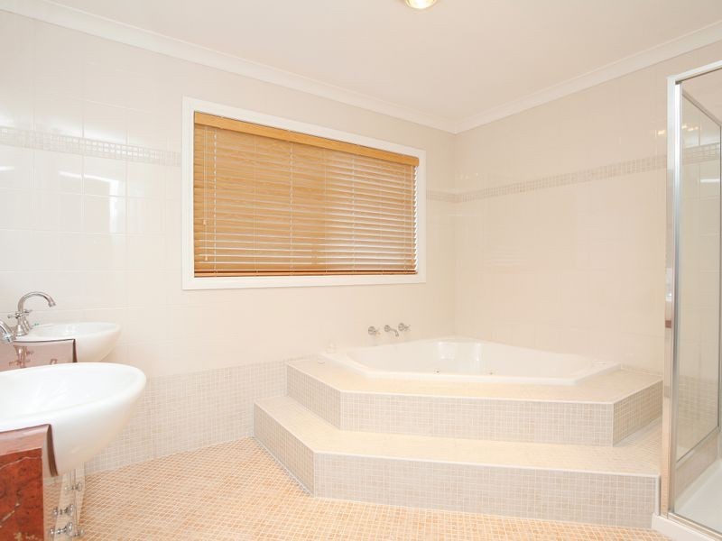 1/47 Jade Way, Hillside VIC 3037