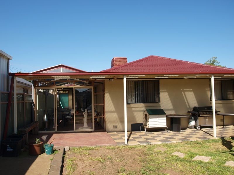 39 Bird Street, Deer Park VIC 3023