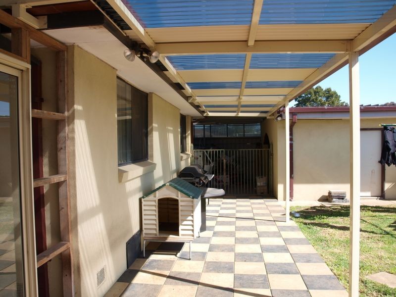 39 Bird Street, Deer Park VIC 3023