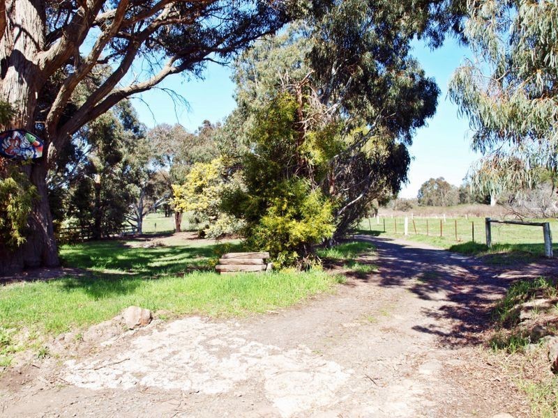 123 Mount Macedon Road, Macedon VIC 3440