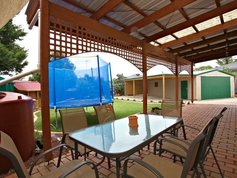 13 Haig Place, Attwood VIC 3049