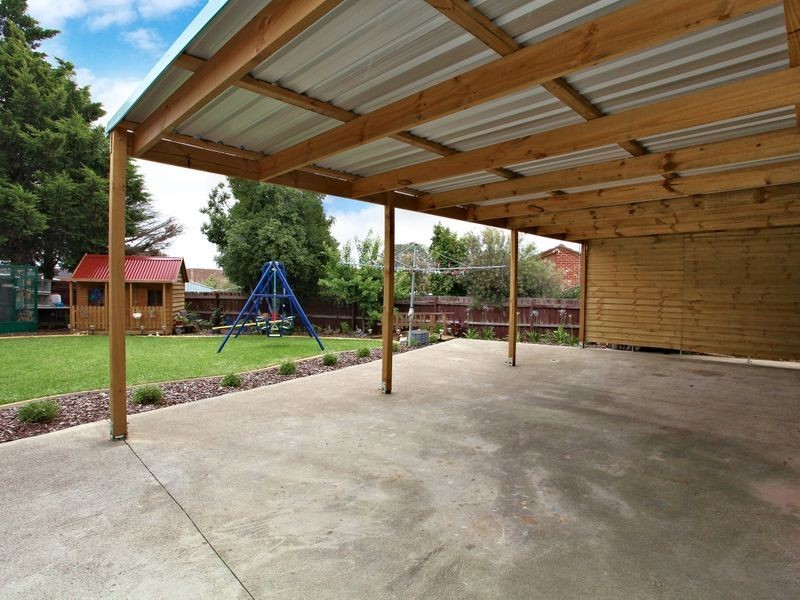 13 Haig Place, Attwood VIC 3049