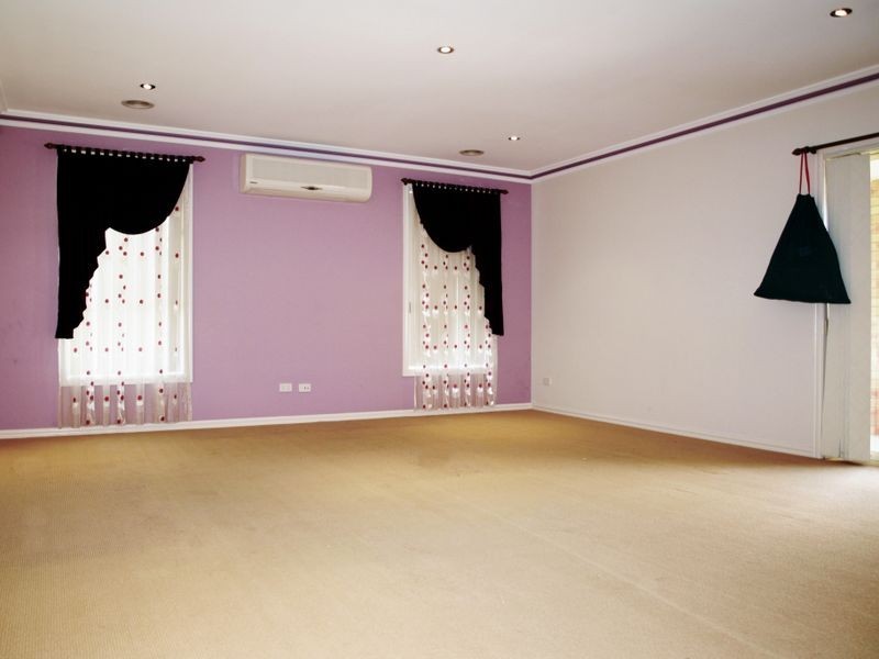 17 Bentley Avenue, Roxburgh Park VIC 3064