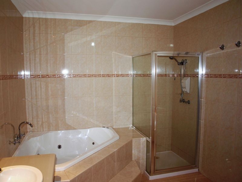 17 Bentley Avenue, Roxburgh Park VIC 3064