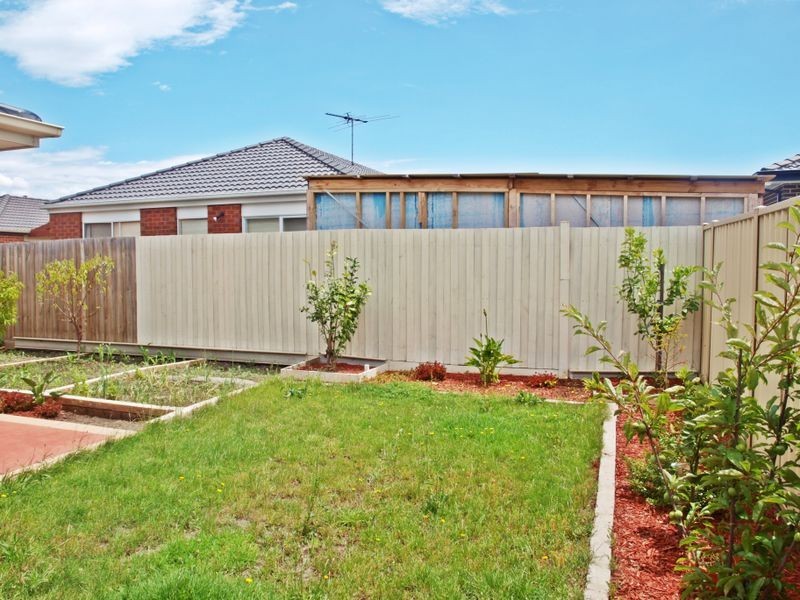 1 Broadway Street, Roxburgh Park VIC 3064
