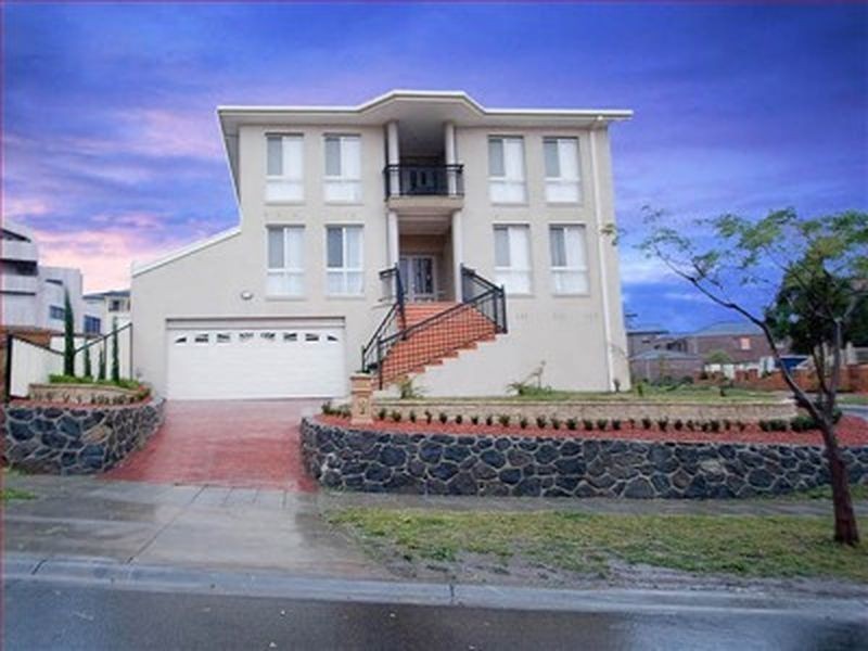2 Mellor Rise, Roxburgh Park VIC 3064