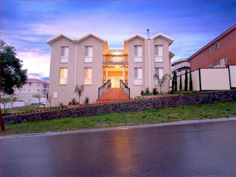 2 Mellor Rise, Roxburgh Park VIC 3064
