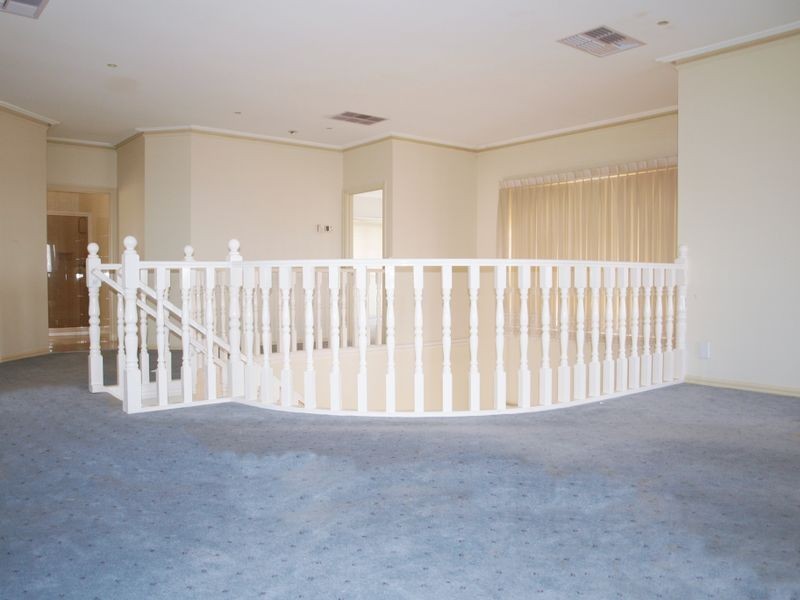 2 Mellor Rise, Roxburgh Park VIC 3064