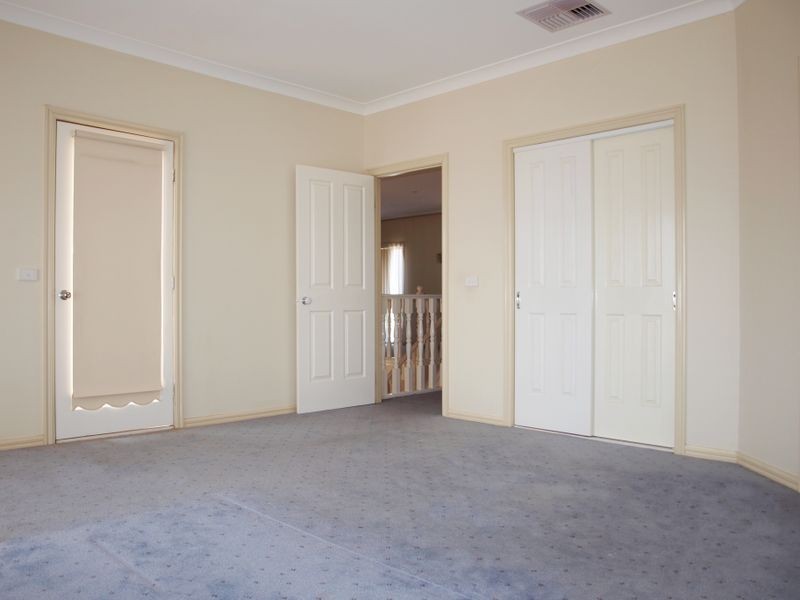 2 Mellor Rise, Roxburgh Park VIC 3064