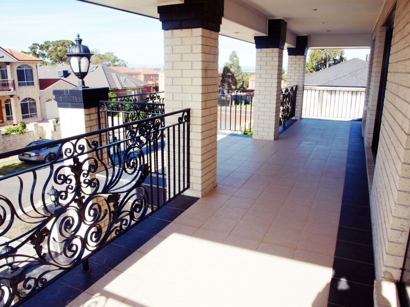 3 Wise Way, Roxburgh Park VIC 3064