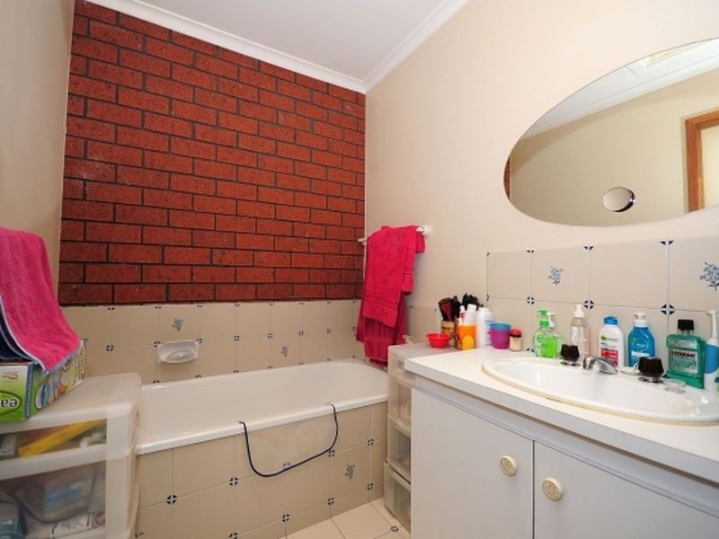 8/103 Mickleham Road, Tullamarine VIC 3043