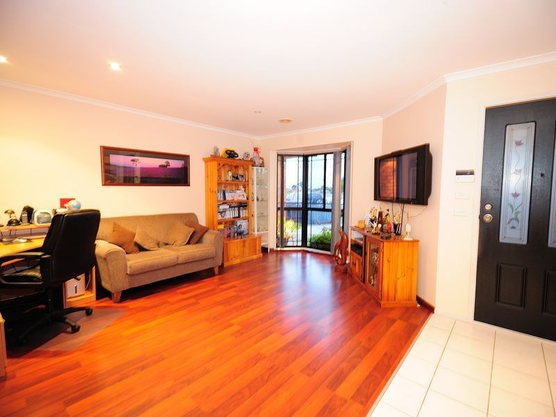 25 Lakeside Drive, Roxburgh Park VIC 3064