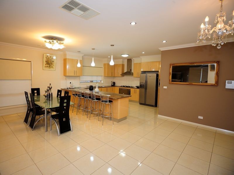 3 Hurley Rise, Roxburgh Park VIC 3064