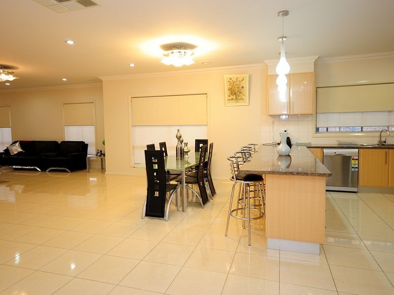 3 Hurley Rise, Roxburgh Park VIC 3064