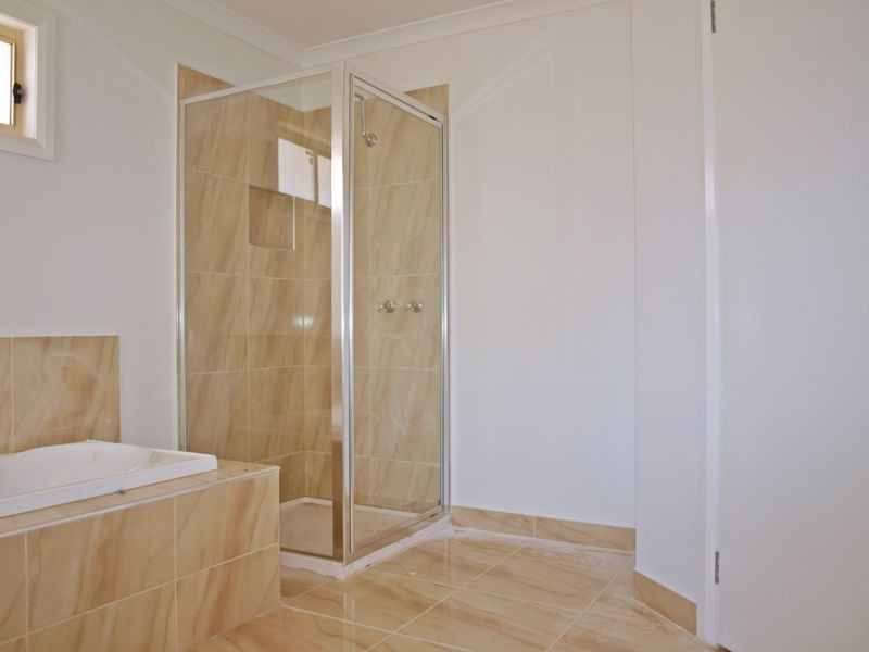 4/29-31 Ashleigh Cresent, Meadow Heights VIC 3048