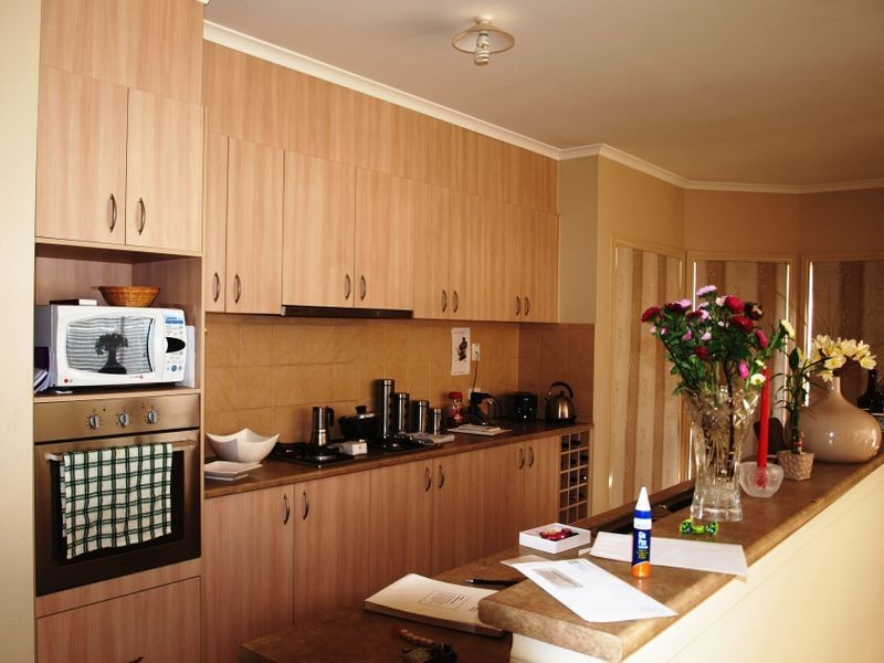 18 Lauderdale Street, Craigieburn VIC 3064