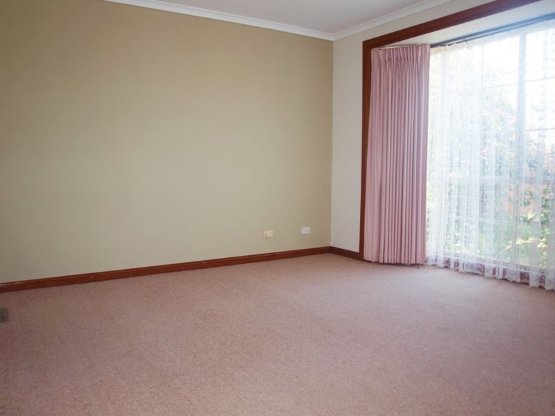 59 Rokewood Crescent, Meadow Heights VIC 3048