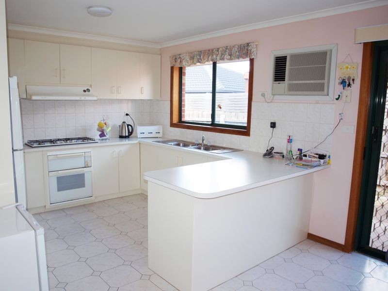 2 Oncidium Gardens, Keilor Downs VIC 3038