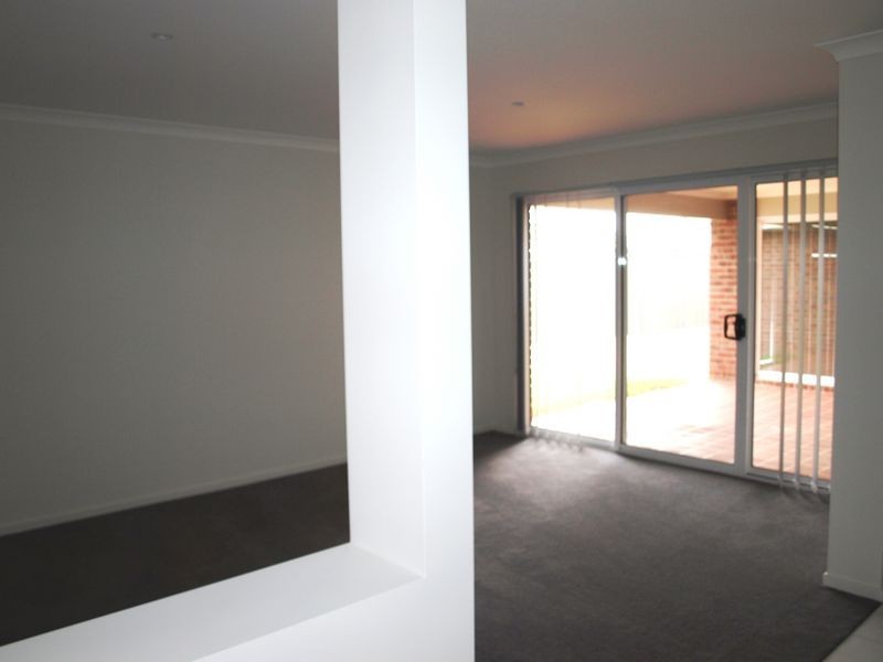 5 Bentley Drive, Deer Park VIC 3023