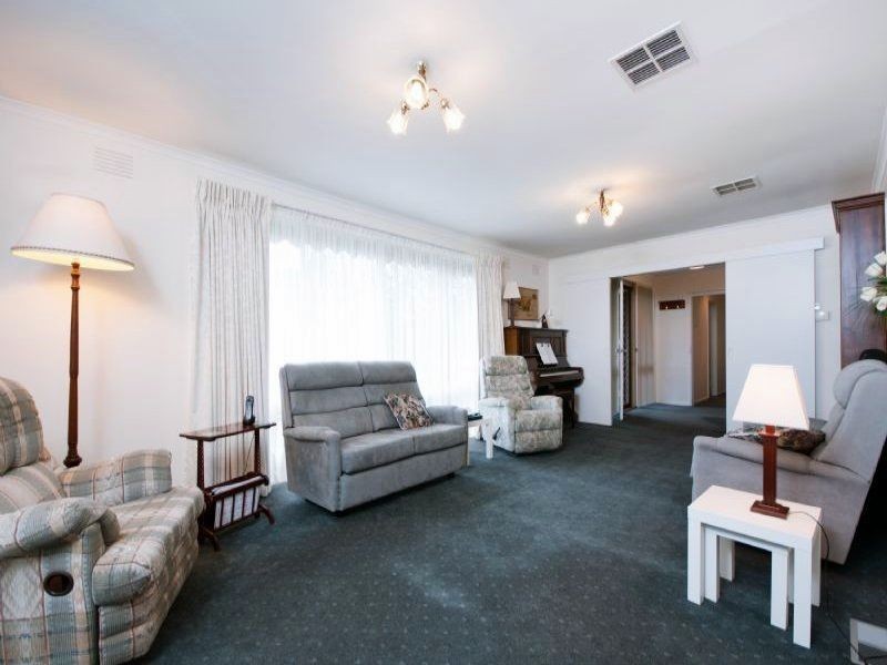 8-10 Farley Court, Gladstone Park VIC 3043