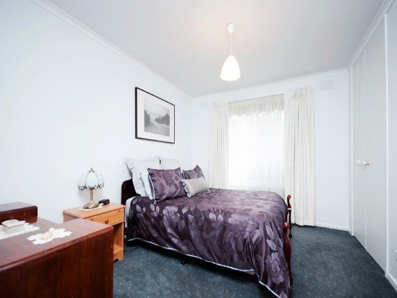 8-10 Farley Court, Gladstone Park VIC 3043