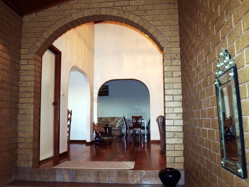 28 Clarke Drive, Gladstone Park VIC 3043