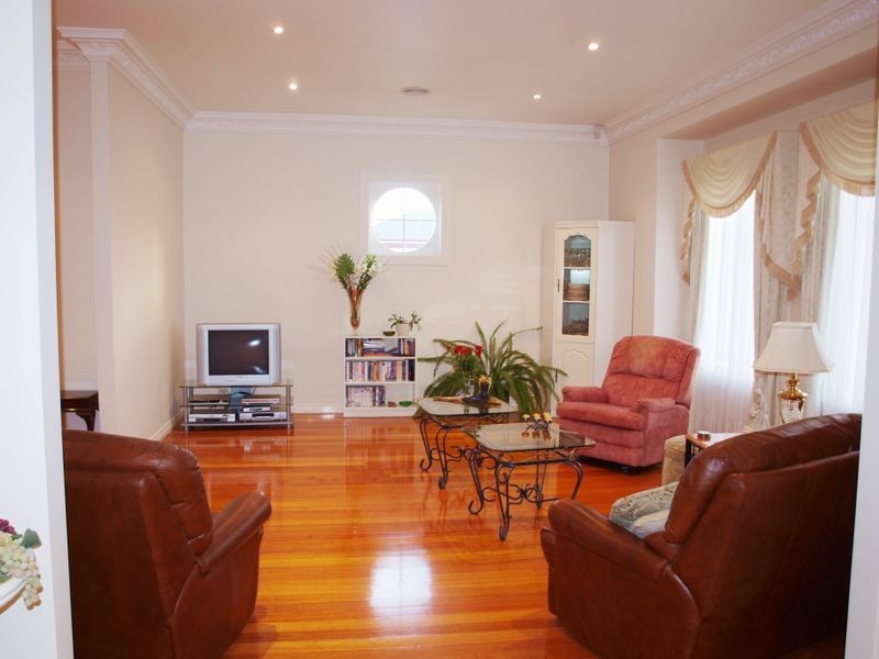 21 Bateman Street, Attwood VIC 3049