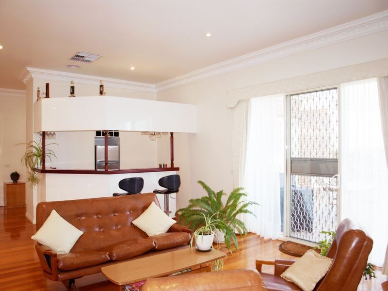 21 Bateman Street, Attwood VIC 3049