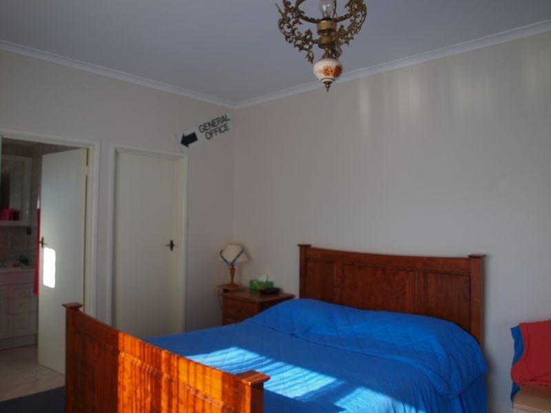 71 Clarke Drive, Gladstone Park VIC 3043