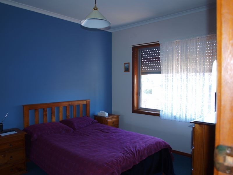 71 Clarke Drive, Gladstone Park VIC 3043