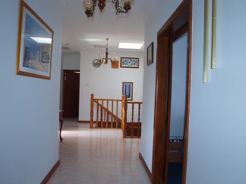 71 Clarke Drive, Gladstone Park VIC 3043