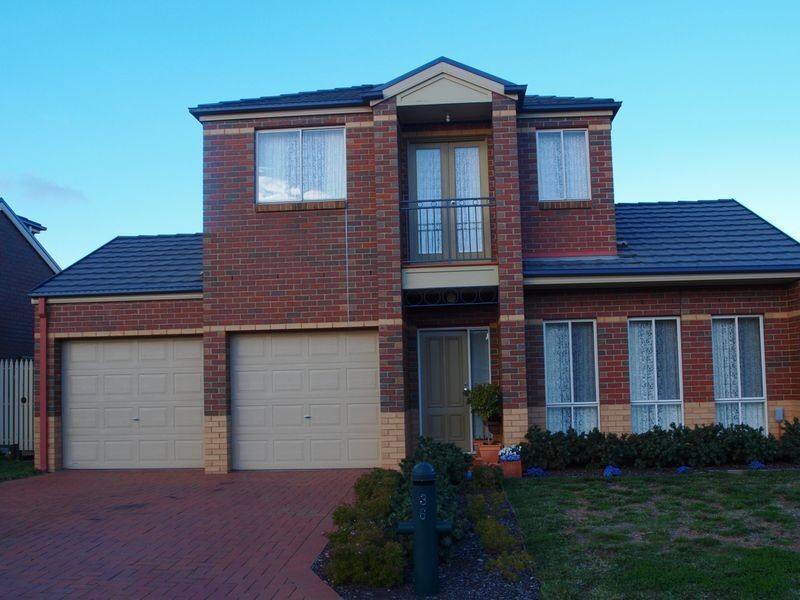 36 Amberlea Circuit, Taylors Hill VIC 3037