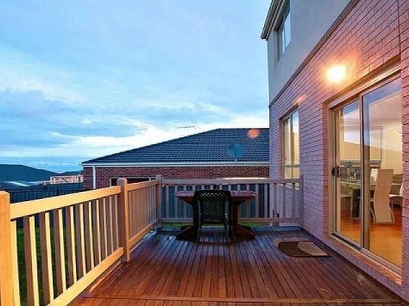 23 Lysterfield Drive, Greenvale VIC 3059