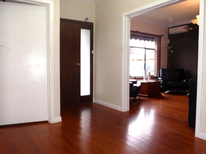 74 Isla Avenue, Glenroy VIC 3046