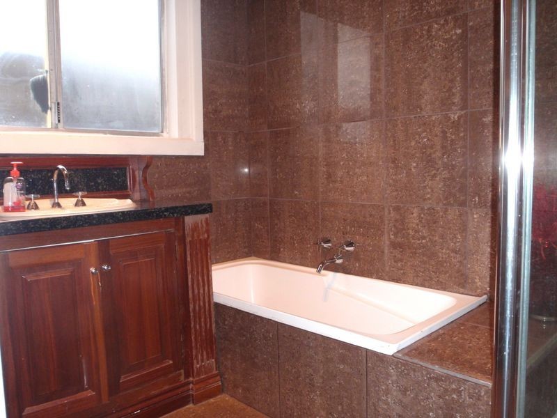 74 Isla Avenue, Glenroy VIC 3046