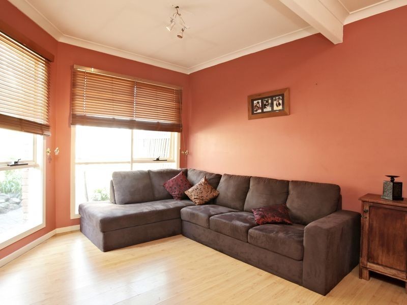 2/17 Flannery Court, Oak Park VIC 3046