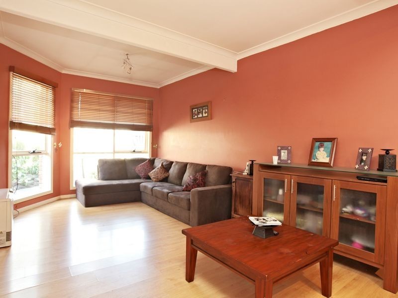 2/17 Flannery Court, Oak Park VIC 3046