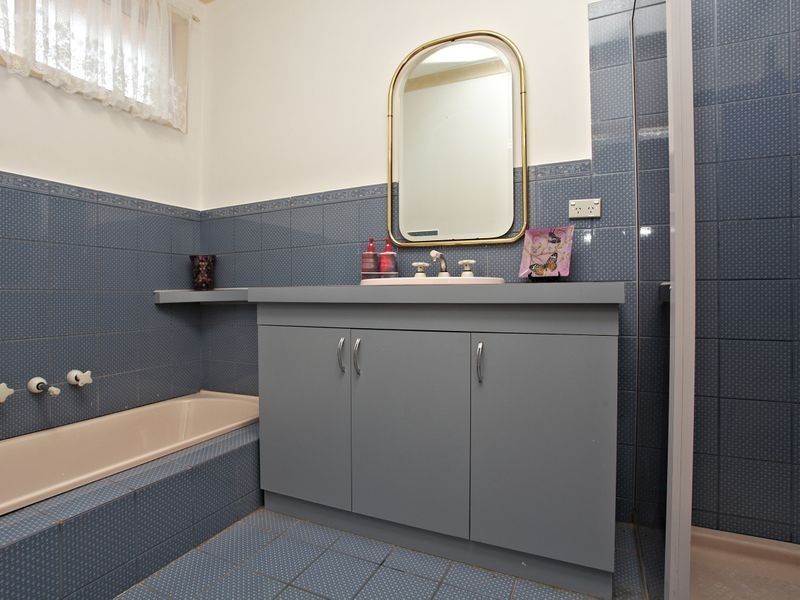 2/17 Flannery Court, Oak Park VIC 3046