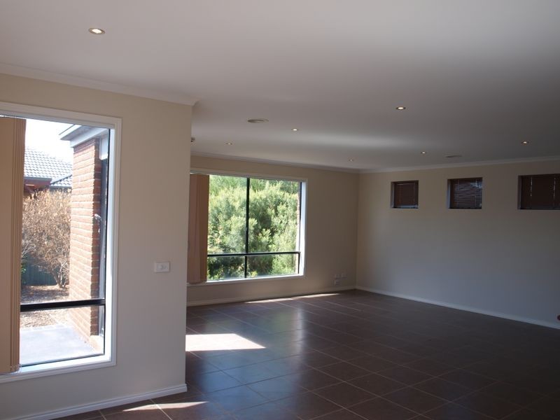 43 Hurlingham Way, Craigieburn VIC 3064