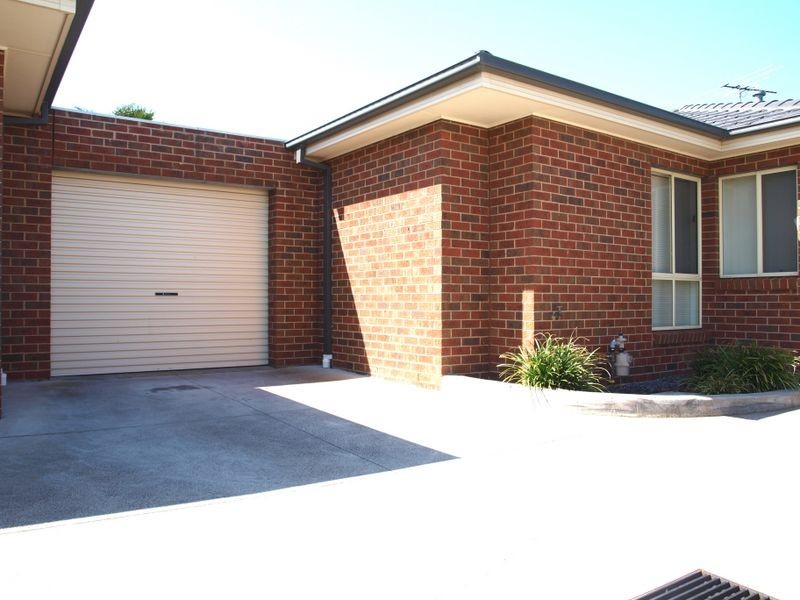 2/53 Clydesdale Avenue, Airport West VIC 3042