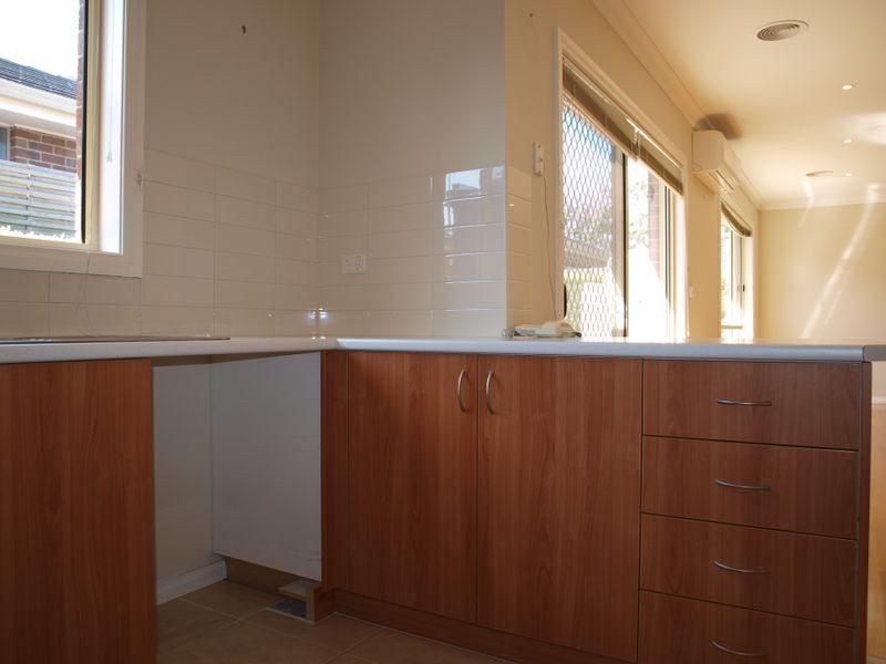 2/53 Clydesdale Avenue, Airport West VIC 3042