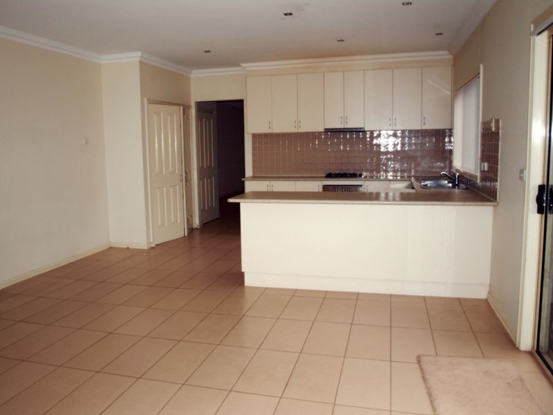 46 Howardson Circuit, St Albans VIC 3021